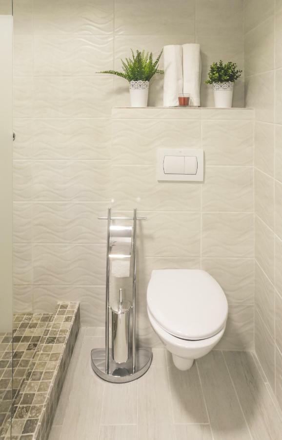 Victoria Duplex Apartament Apartman Bukarest Kültér fotó