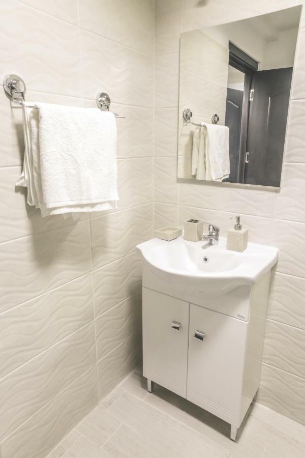 Victoria Duplex Apartament Apartman Bukarest Kültér fotó